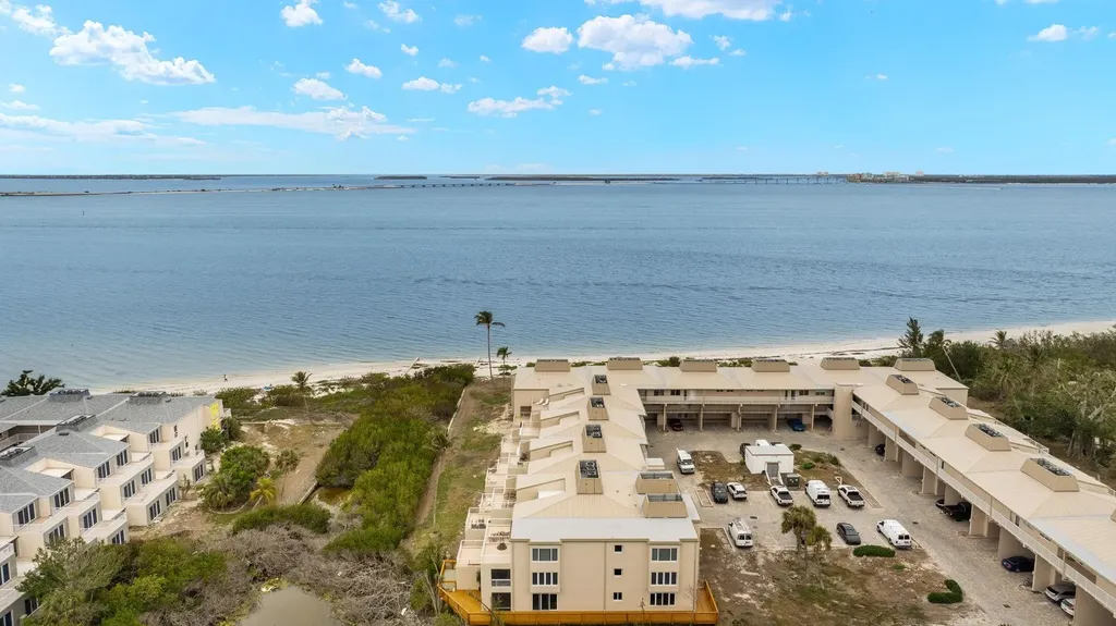 200 Periwinkle Way Sanibel FL 33957