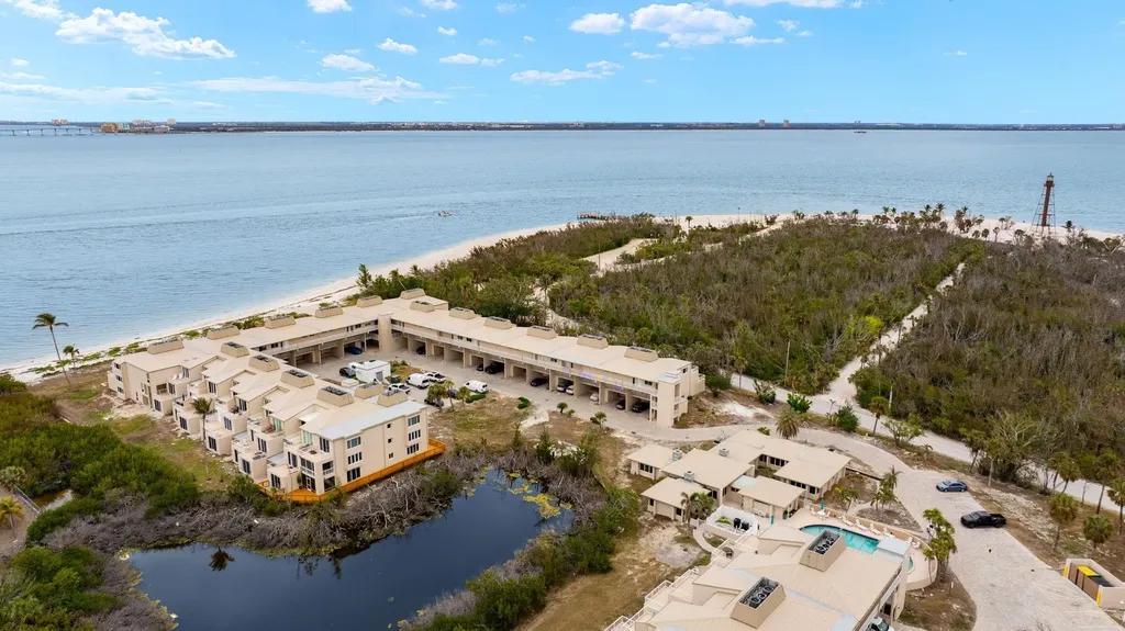 200 Periwinkle Way Sanibel FL 33957