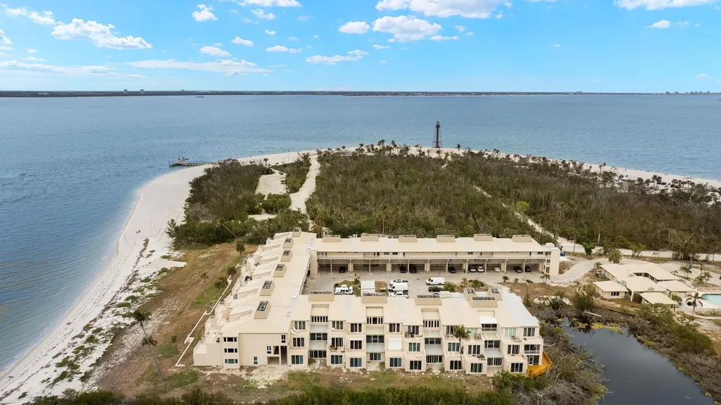 200 Periwinkle Way Sanibel FL 33957