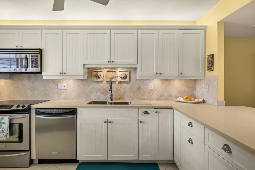 200 Periwinkle Way Sanibel FL 33957