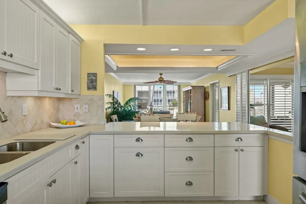 200 Periwinkle Way Sanibel FL 33957