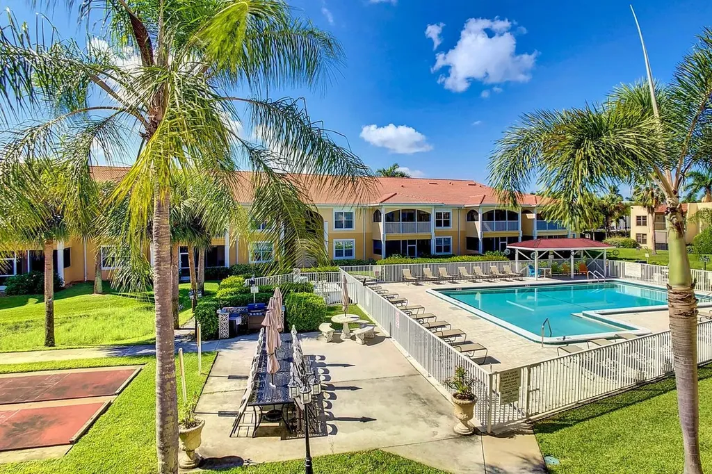 12471 Mcgregor Boulevard Fort Myers FL 33919