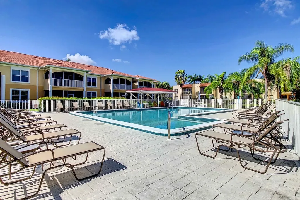 12471 Mcgregor Boulevard Fort Myers FL 33919