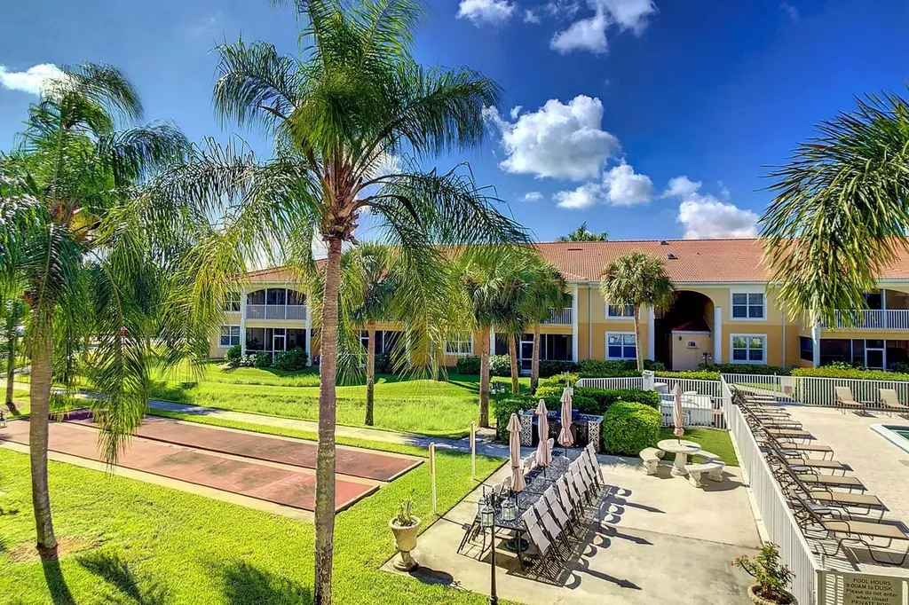 12471 Mcgregor Boulevard Fort Myers FL 33919