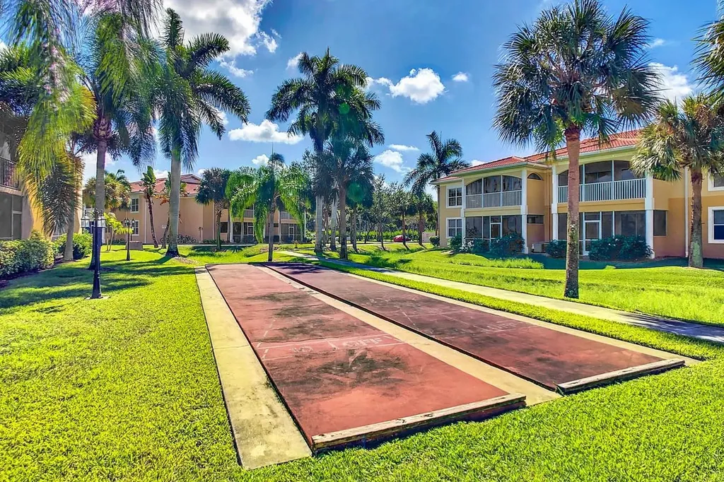 12471 Mcgregor Boulevard Fort Myers FL 33919