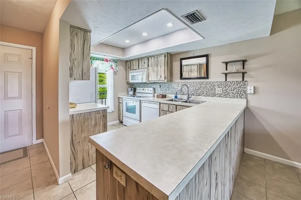 16001 Dublin Circle Fort Myers FL 33908