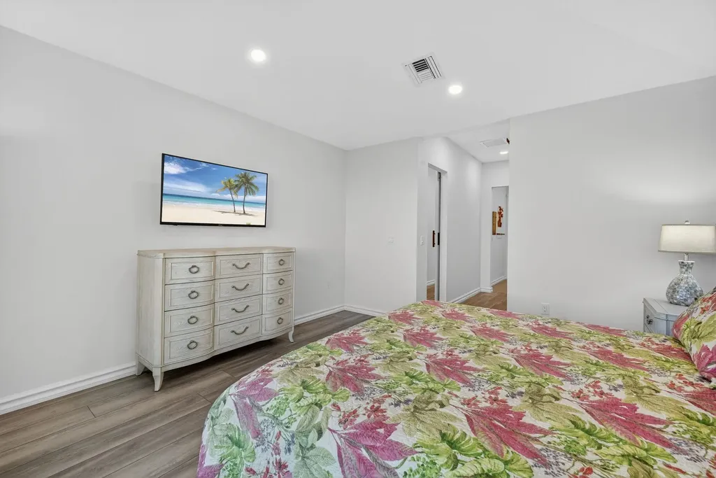 1747 Serenity Lane Sanibel FL 33957