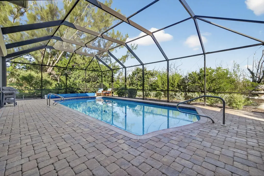1747 Serenity Lane Sanibel FL 33957