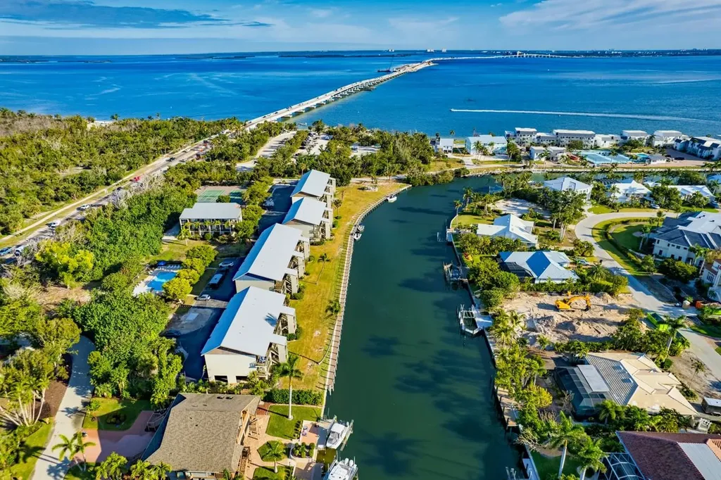 1250 Tennisplace Court Sanibel FL 33957