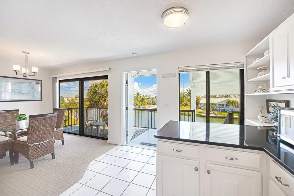 1250 Tennisplace Court Sanibel FL 33957