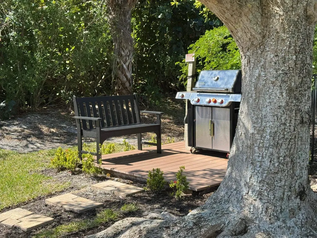 1250 Tennisplace Court Sanibel FL 33957