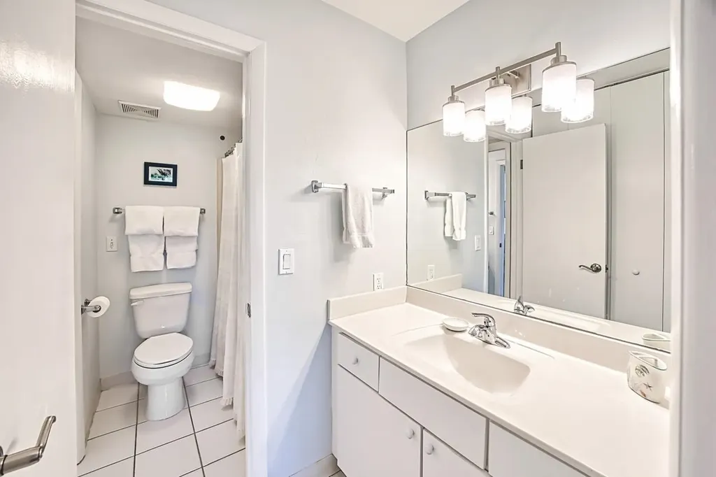 1250 Tennisplace Court Sanibel FL 33957