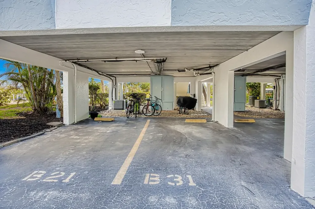 1250 Tennisplace Court Sanibel FL 33957