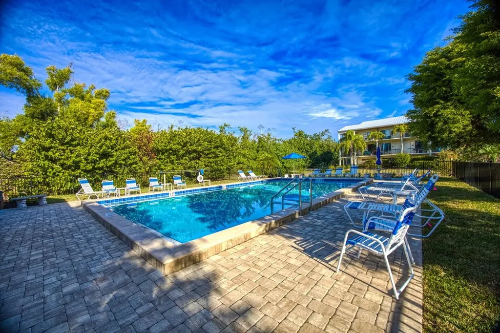 1250 Tennisplace Court Sanibel FL 33957