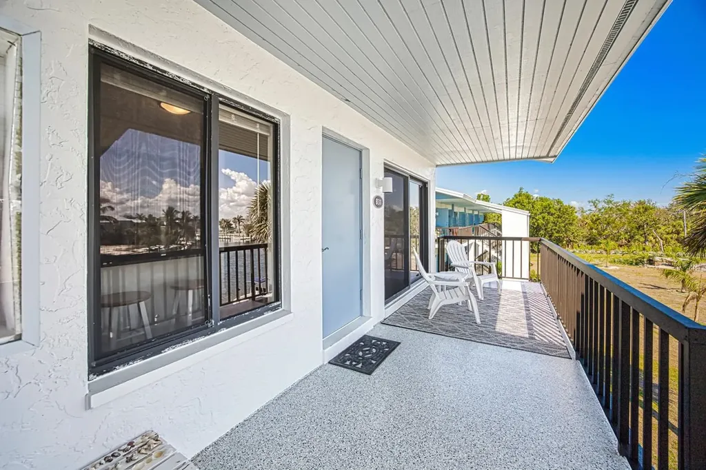 1250 Tennisplace Court Sanibel FL 33957