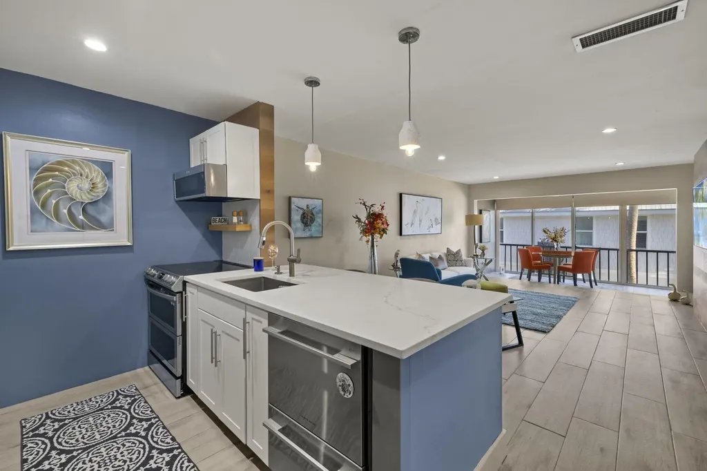 1610 Middle Gulf Drive Sanibel FL 33957