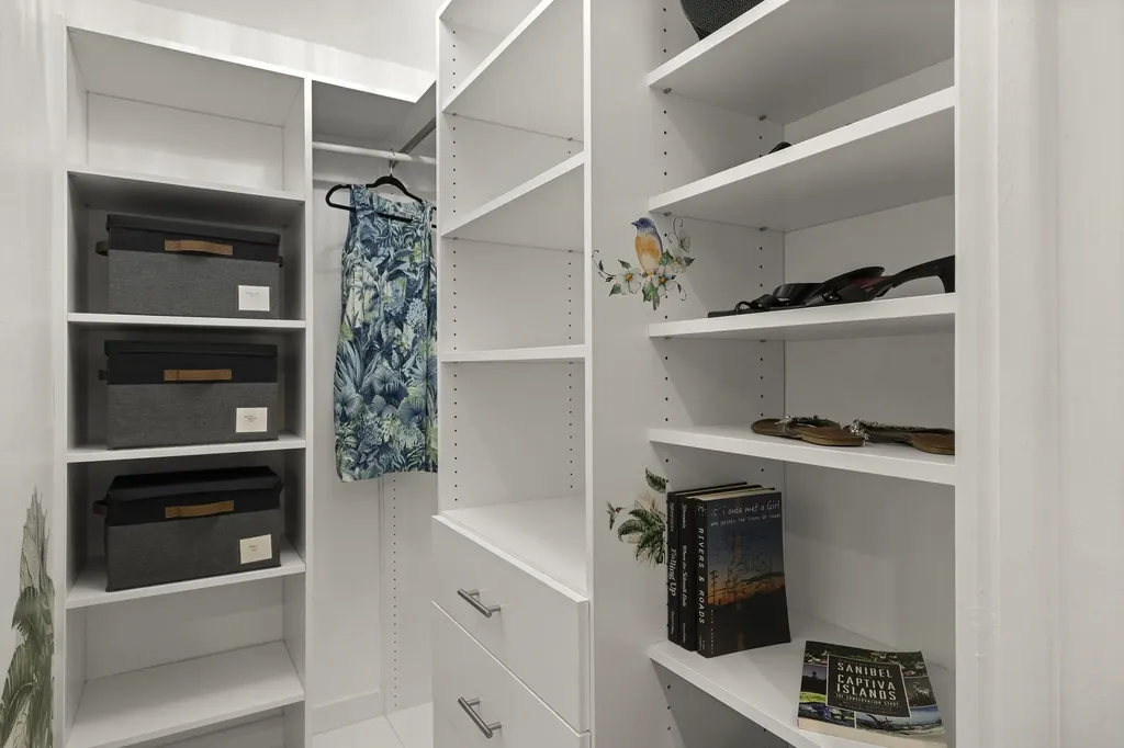 1610 Middle Gulf Drive Sanibel FL 33957