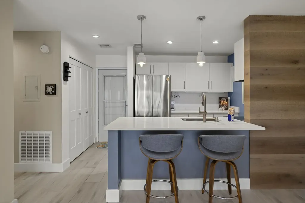 1610 Middle Gulf Drive Sanibel FL 33957