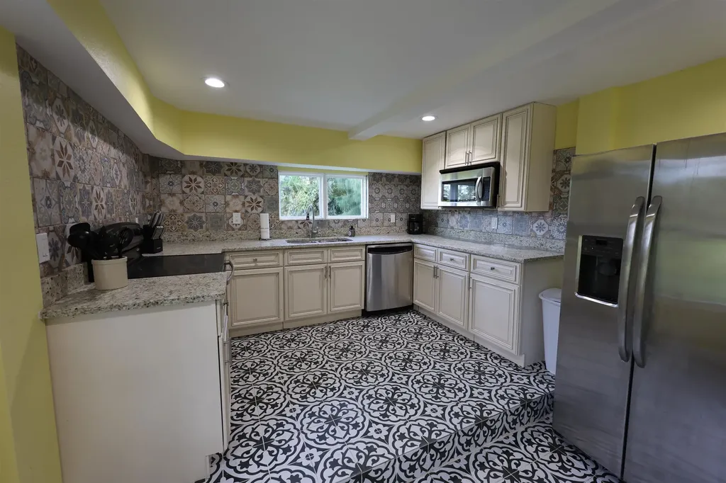 8642 Whispering Pines Drive St. James City FL 33956