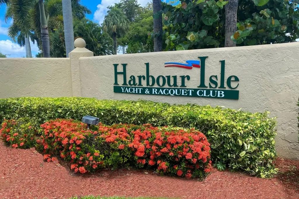 15193 Harbour Isle Drive Fort Myers FL 33908