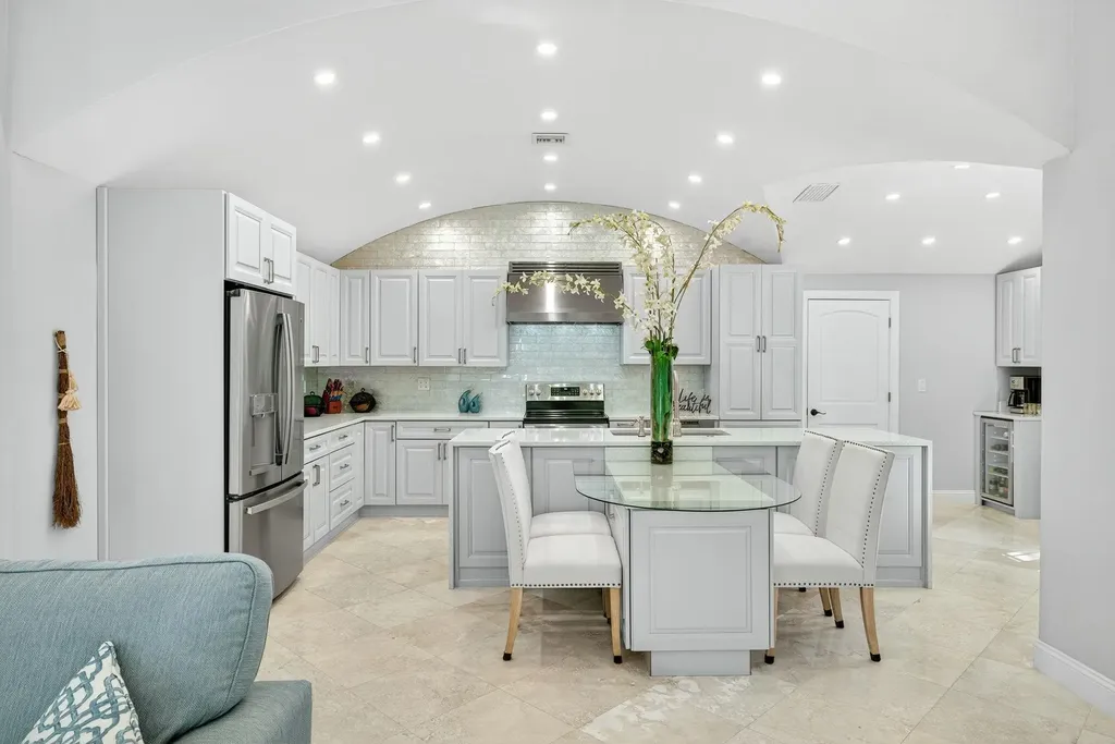 732 Windlass Way Sanibel FL 33957