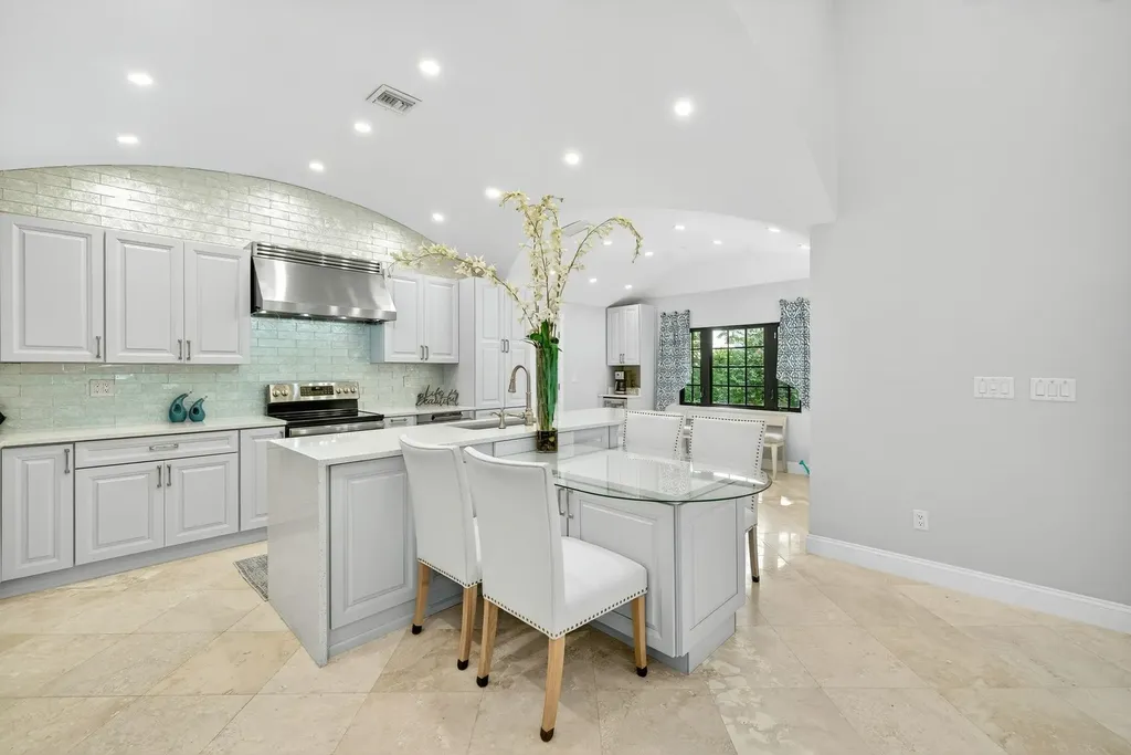 732 Windlass Way Sanibel FL 33957