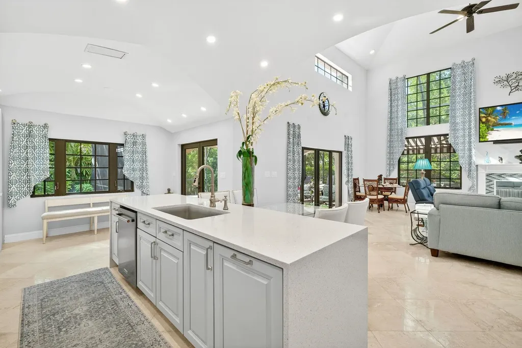 732 Windlass Way Sanibel FL 33957