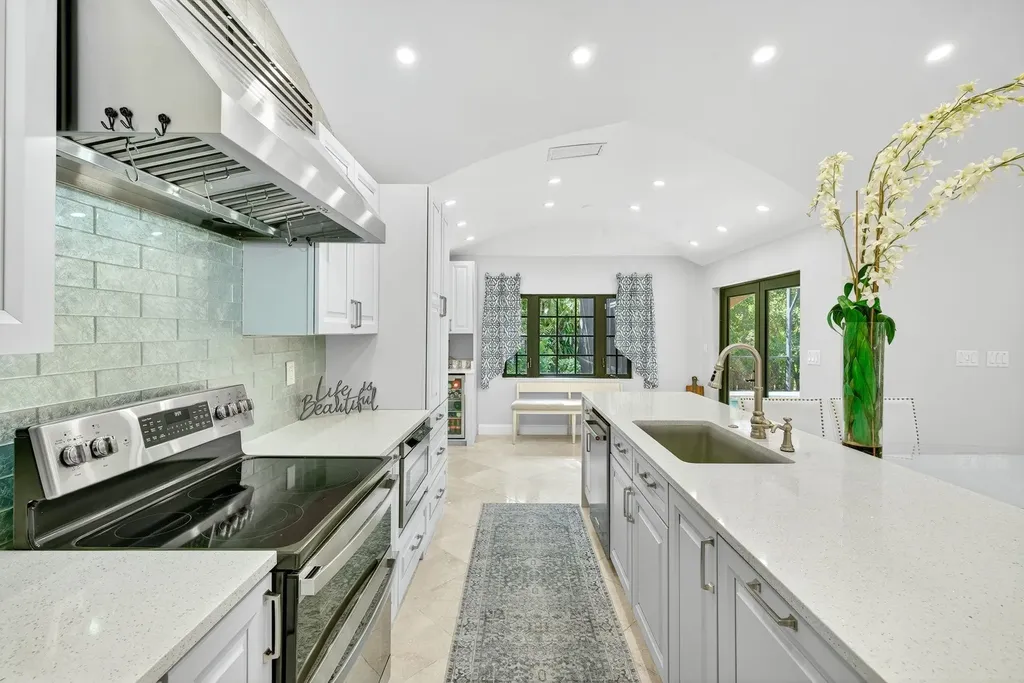 732 Windlass Way Sanibel FL 33957