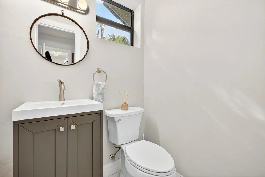 732 Windlass Way Sanibel FL 33957