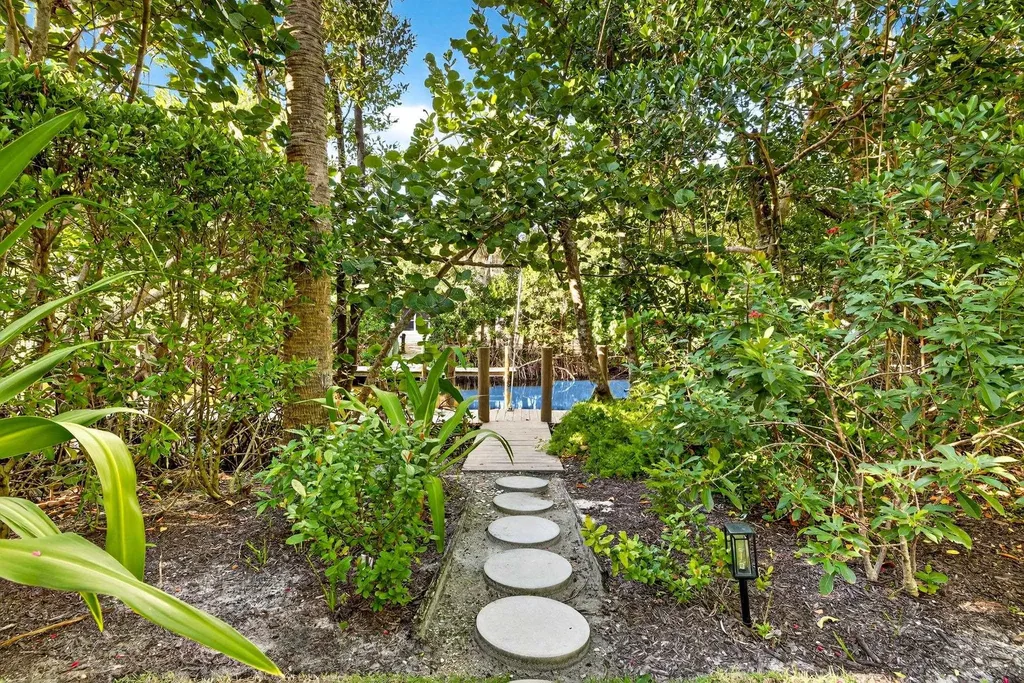 732 Windlass Way Sanibel FL 33957