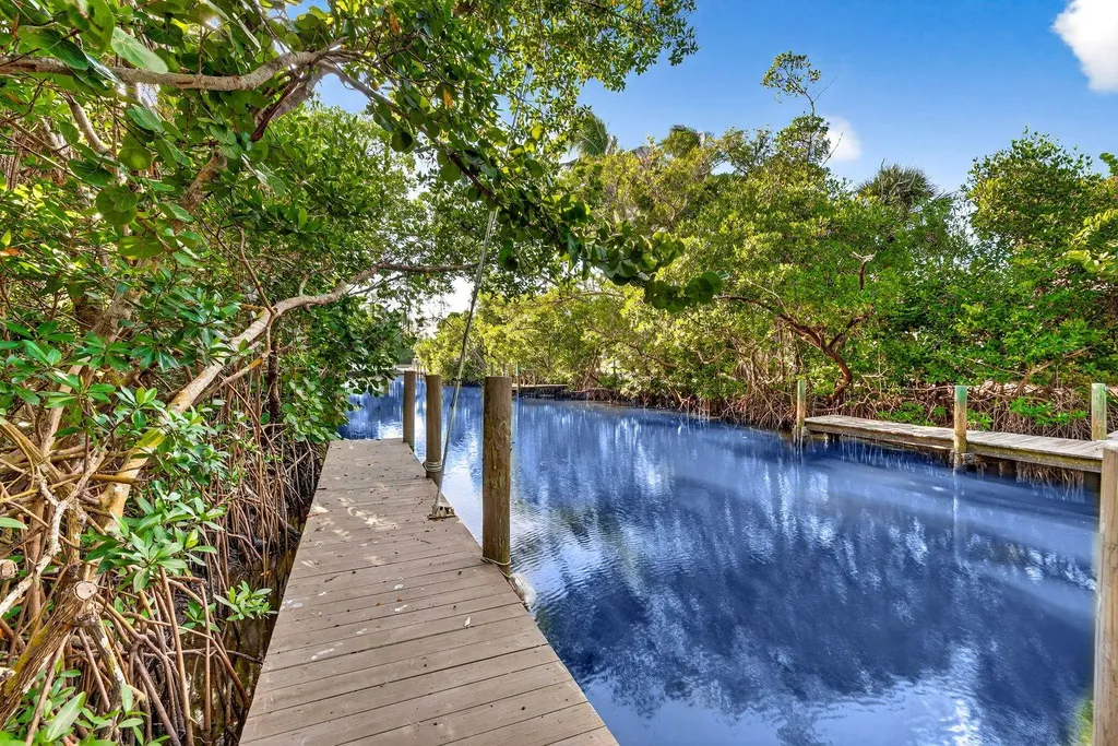 732 Windlass Way Sanibel FL 33957