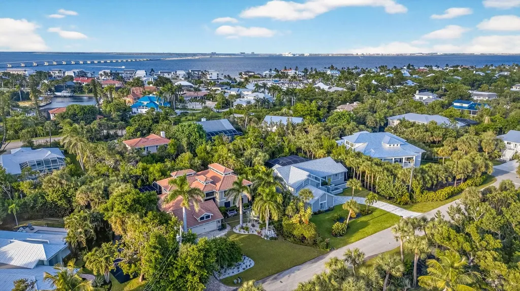 732 Windlass Way Sanibel FL 33957