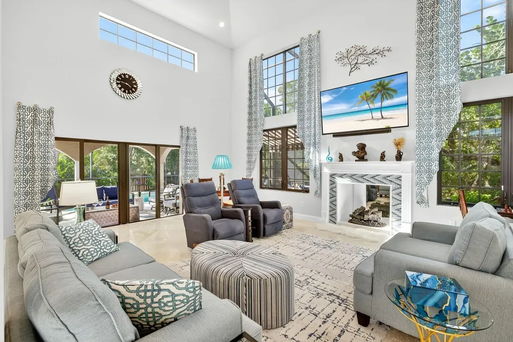 732 Windlass Way Sanibel FL 33957