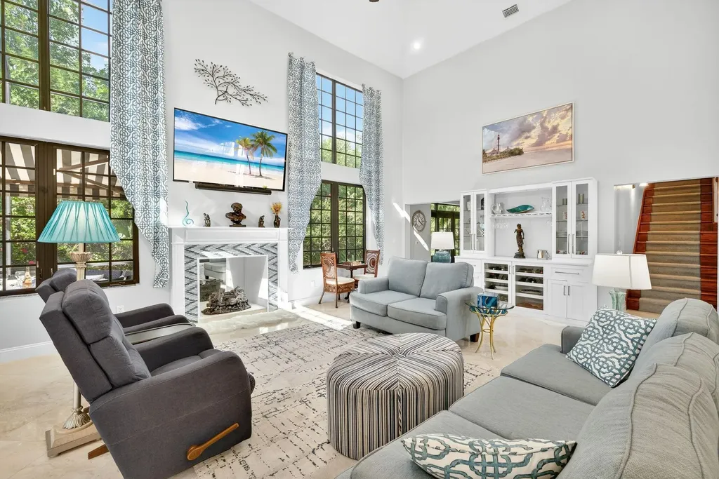 732 Windlass Way Sanibel FL 33957