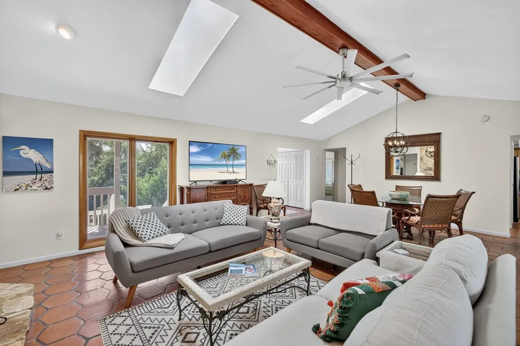 5307 Ladyfinger Lake Road Sanibel FL 33957