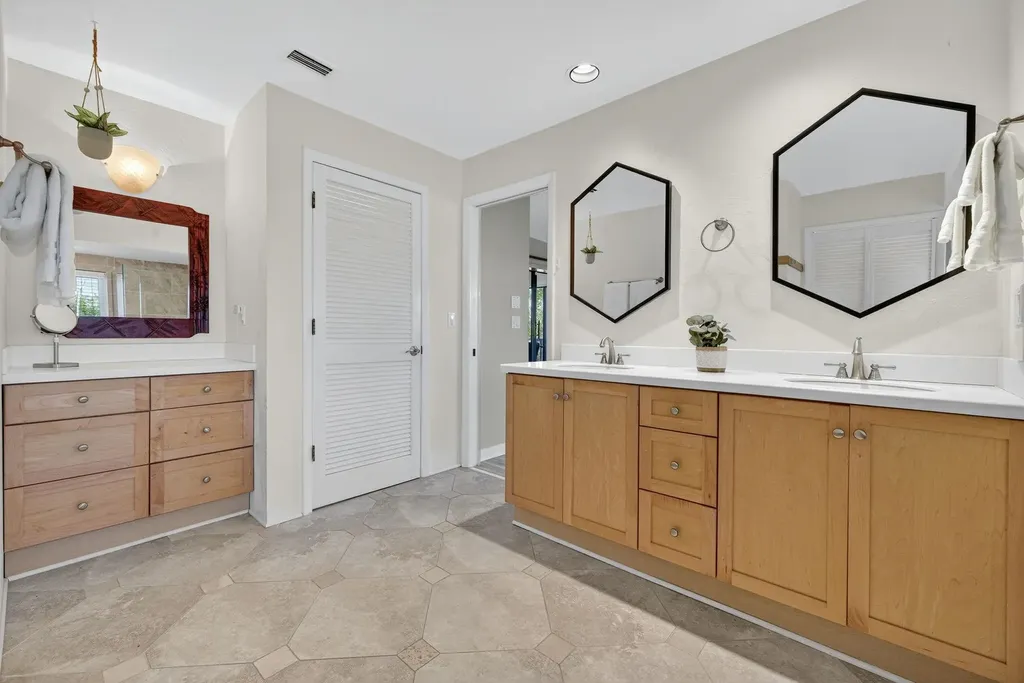 5307 Ladyfinger Lake Road Sanibel FL 33957