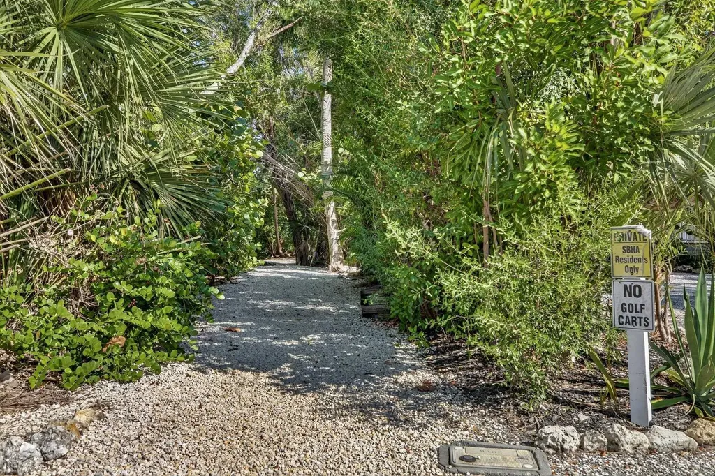 5307 Ladyfinger Lake Road Sanibel FL 33957