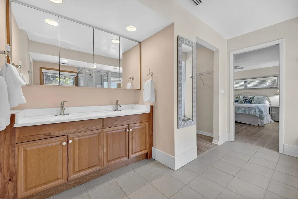 5307 Ladyfinger Lake Road Sanibel FL 33957