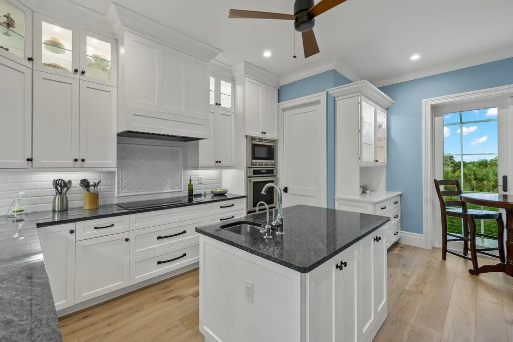 4988 Joewood Drive Sanibel FL 33957
