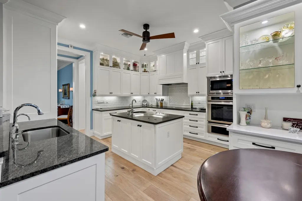 4988 Joewood Drive Sanibel FL 33957