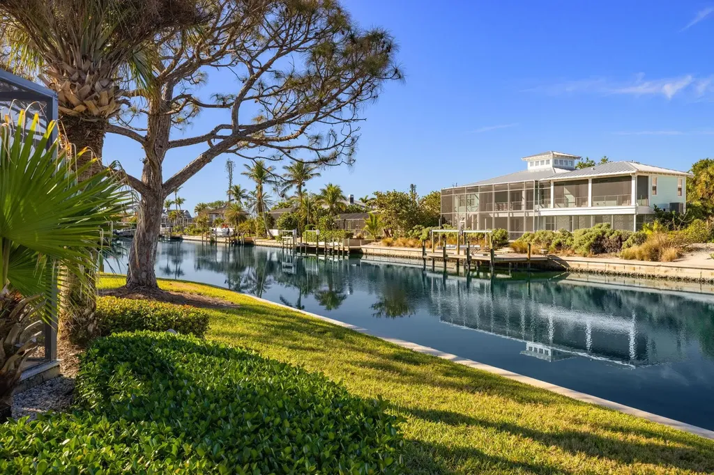 985 Oyster Court Sanibel FL 33957