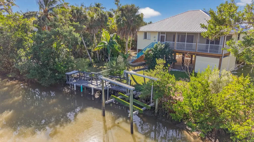 6476 Pine Avenue Sanibel FL 33957