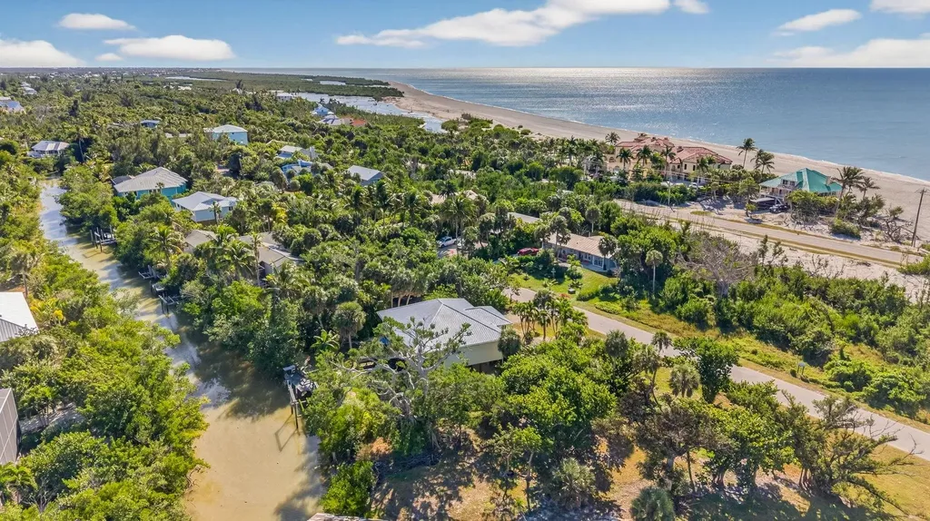 6476 Pine Avenue Sanibel FL 33957