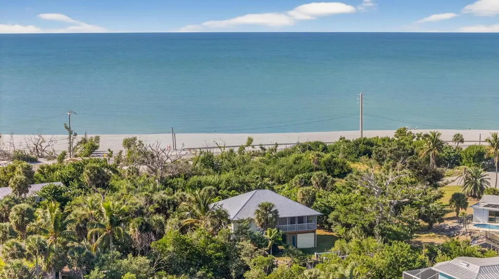 6476 Pine Avenue Sanibel FL 33957