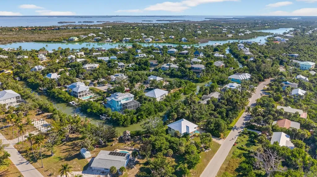 6476 Pine Avenue Sanibel FL 33957