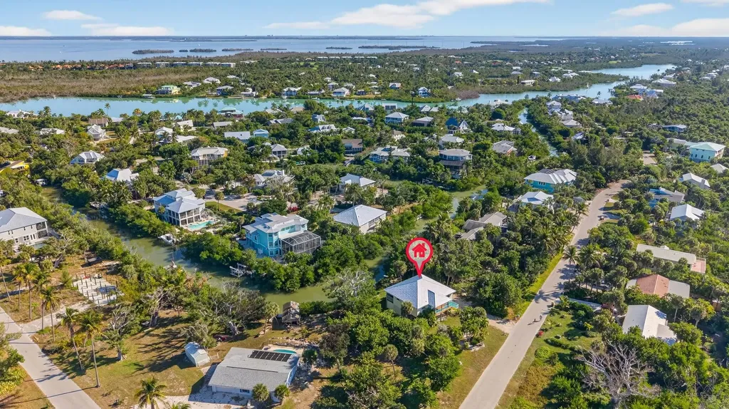 6476 Pine Avenue Sanibel FL 33957