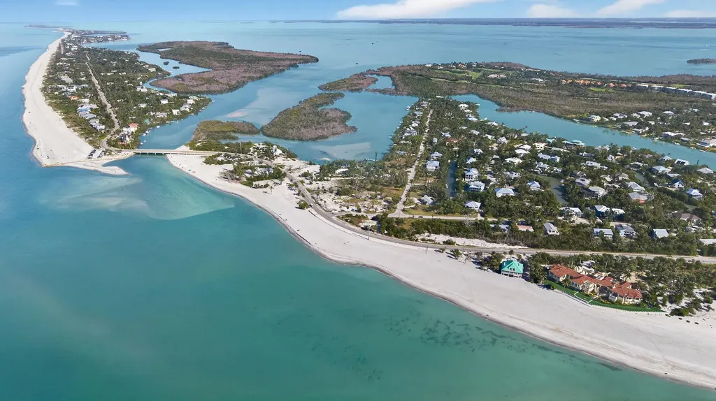 6476 Pine Avenue Sanibel FL 33957