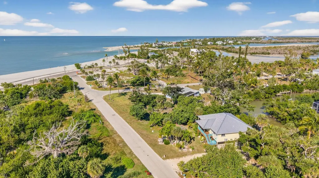 6476 Pine Avenue Sanibel FL 33957