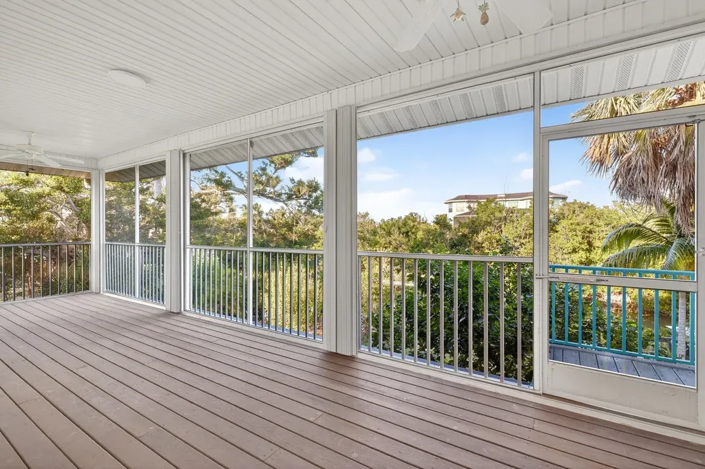 6476 Pine Avenue Sanibel FL 33957