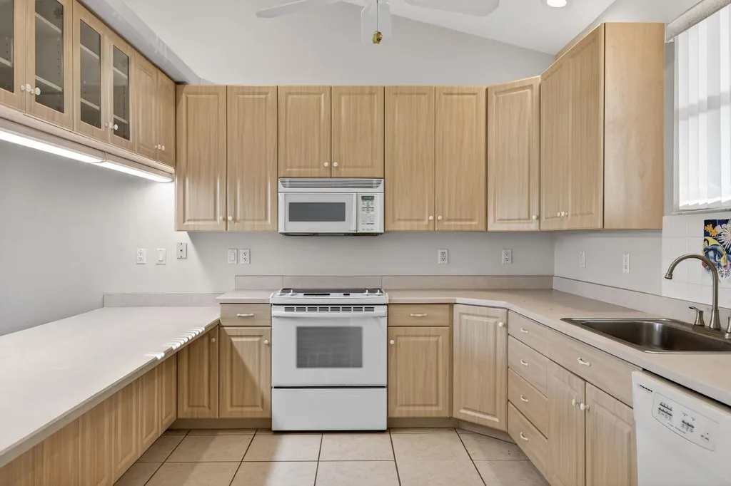 6476 Pine Avenue Sanibel FL 33957